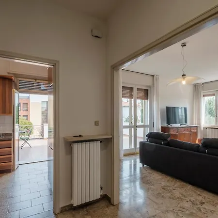 Casa Rosy - Con Terrazza A 2 Passi Dal Lago *