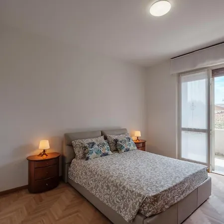 Casa Rosy - Con Terrazza A 2 Passi Dal Lago Sirmione