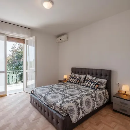 Casa Rosy - Con Terrazza A 2 Passi Dal Lago